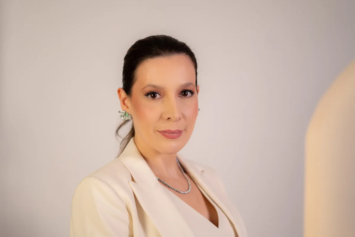 Dra. Ana Monteiro, médica de medicina estética facial em Florianópolis