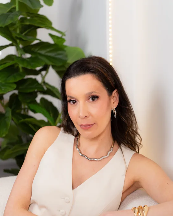 Dra. Ana Monteiro, médica de medicina estética facial em Florianópolis
